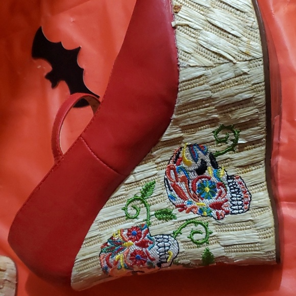 Bettie Page sugar skull platforms. - Picture 2 of 10